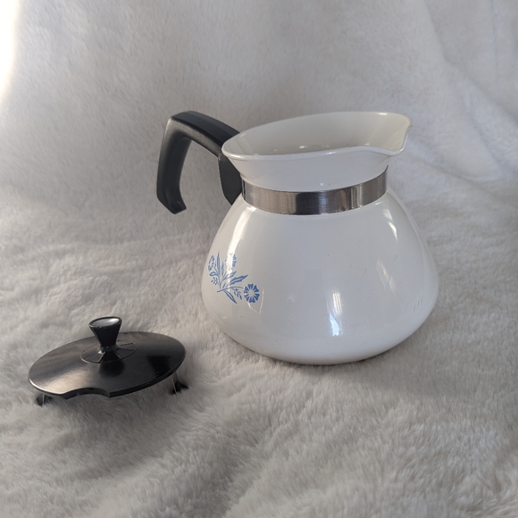 Vintage Corning Ware 'Blue Cornflower' Tea Pot - Picture 2 of 7